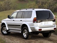 MITSUBISHI MONTERO